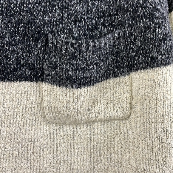 COZY Casual Black & Beige Woman's Block Sweater- Sz S/M - Picture 3 of 5